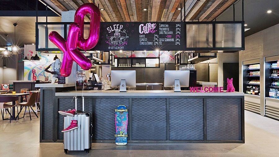 Отель Moxy Humboldthain Park 4*
